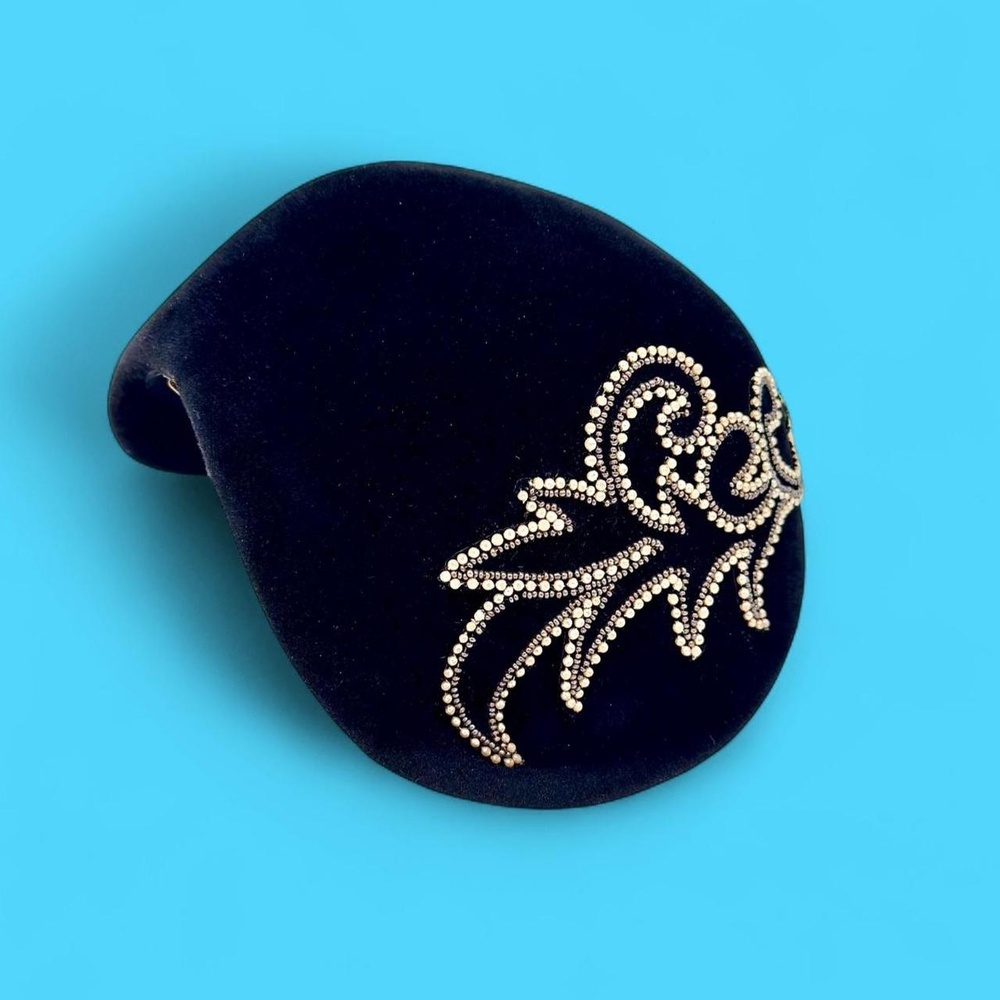 Jan Leslie 1940s curved crescent cocktail tilt hat black velvet wool pearl bead